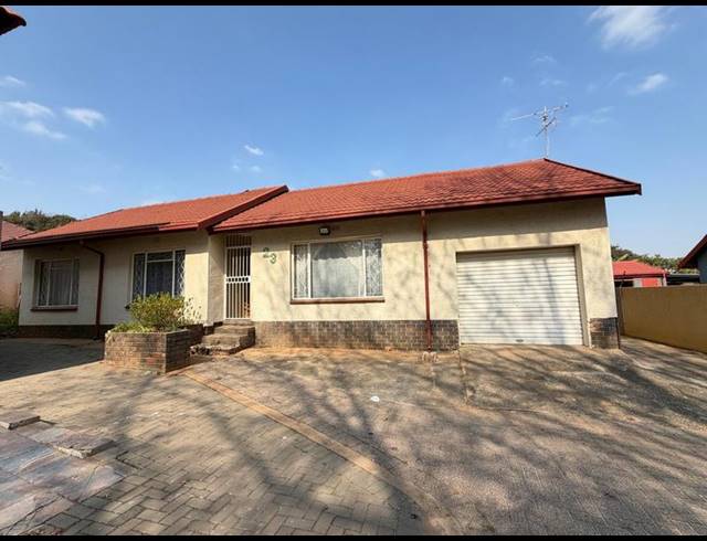 3 BEDROOM PROPERTY TO RENT IN BIRCH ACRES